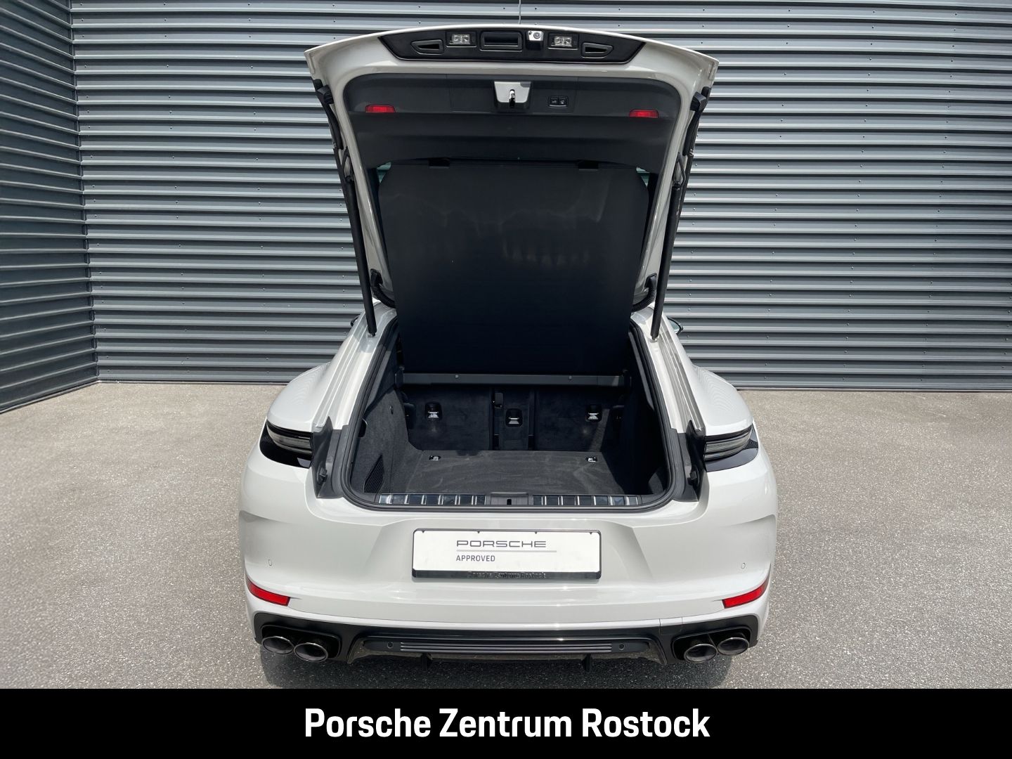 Porsche Panamera 4 E-Hybrid Active-Ride Burmester