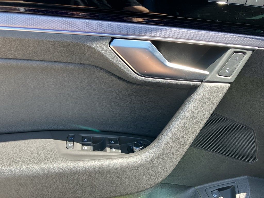 Volkswagen Touareg 3.0 V6 eHybrid OPF 4MOTION R - Samsaru's Car Outlet