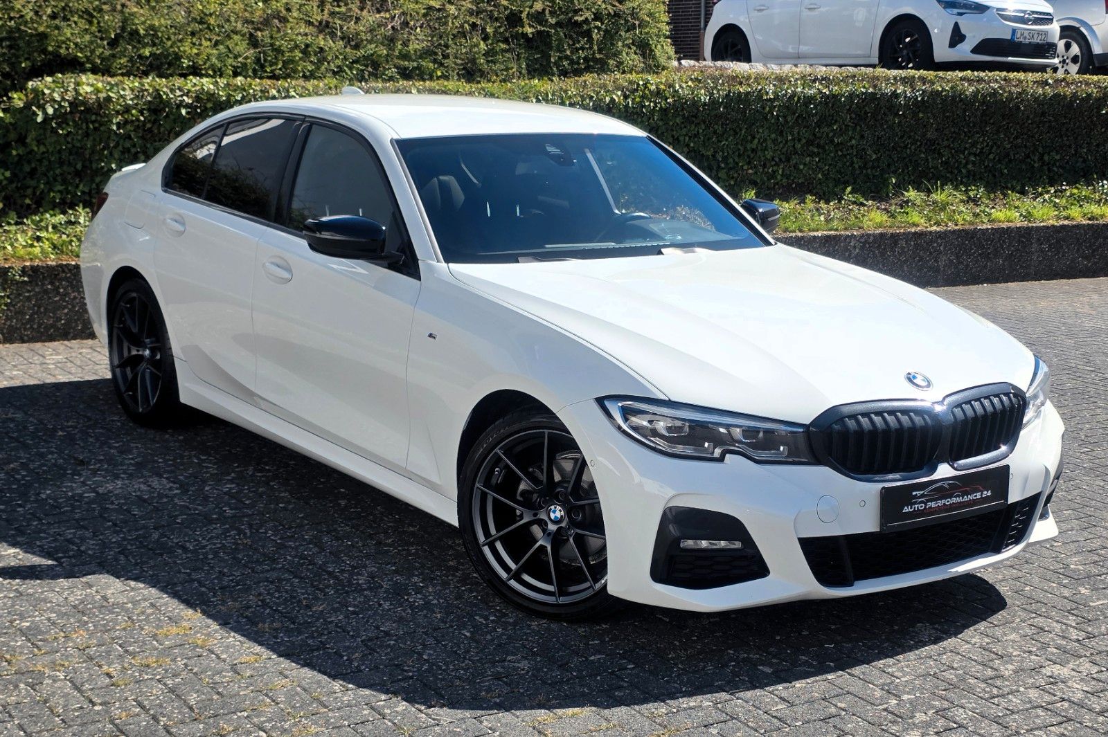 BMW M-SPORTPAKET*XDRIVE*LED*NAVI*LEDER*ACC*RFK*MWST