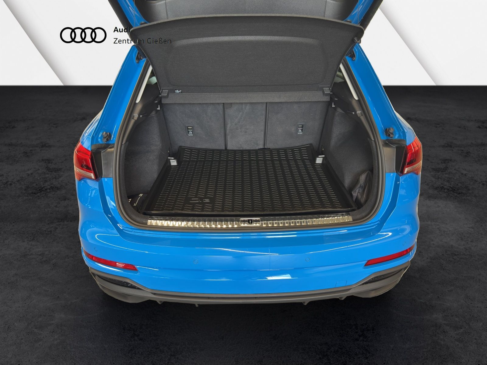 Audi Q3 35 TDI quattro S line - Samsaru's Car Outlet