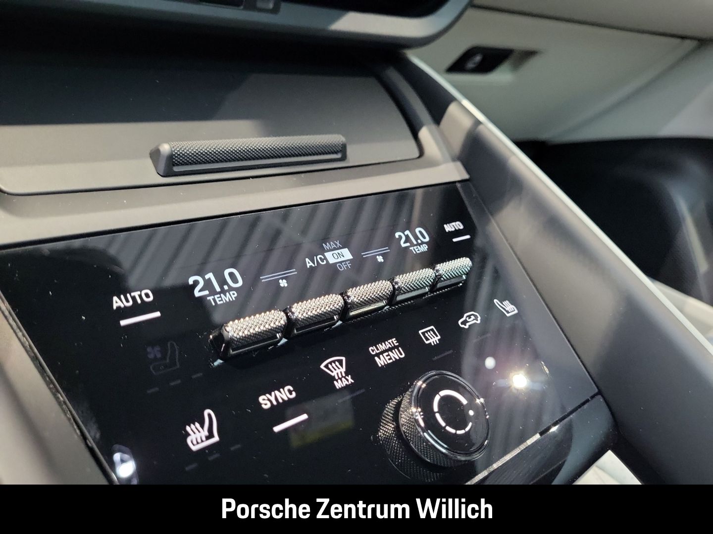 Porsche Macan 4 Surround-View LED-Matrix InnoDrive