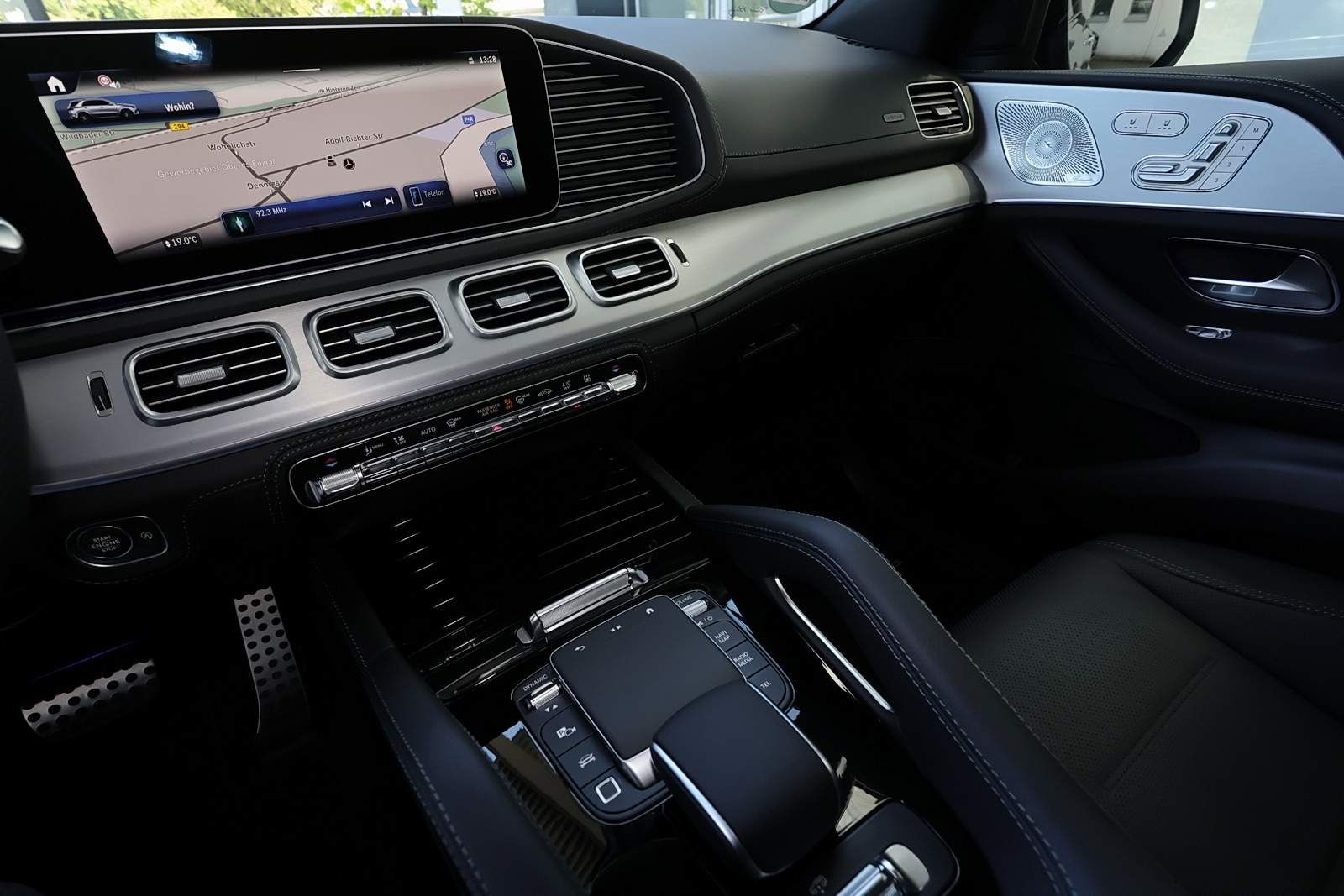 Mercedes-Benz GLE 450 d 4M AMG MBUX+360°+M-LED+AHK+Pano+Standh