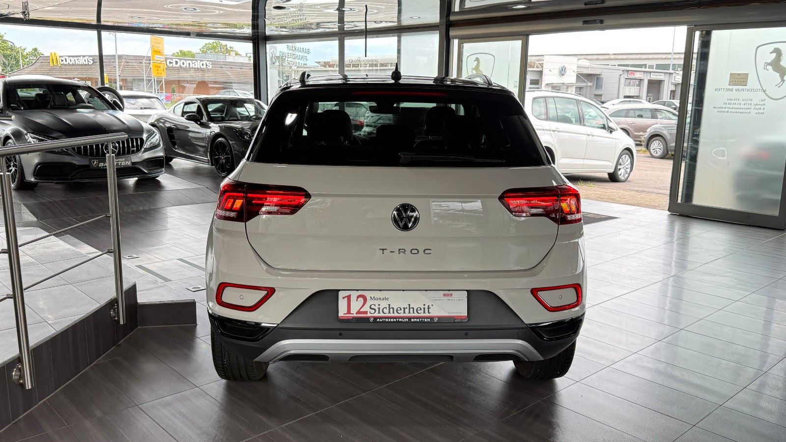 Volkswagen T-Roc 1.5 TSI Black - Samsaru's Car Outlet