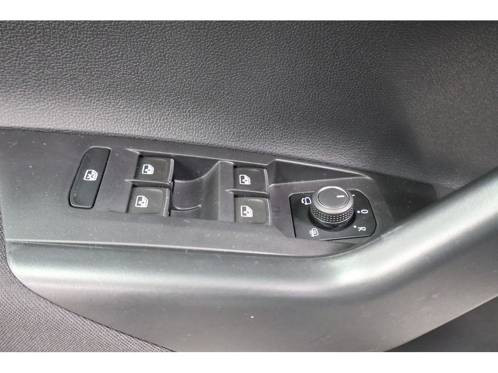 Volkswagen Polo VI 1.0 TSI R-Line DSG,Navi,Matrix,RFK