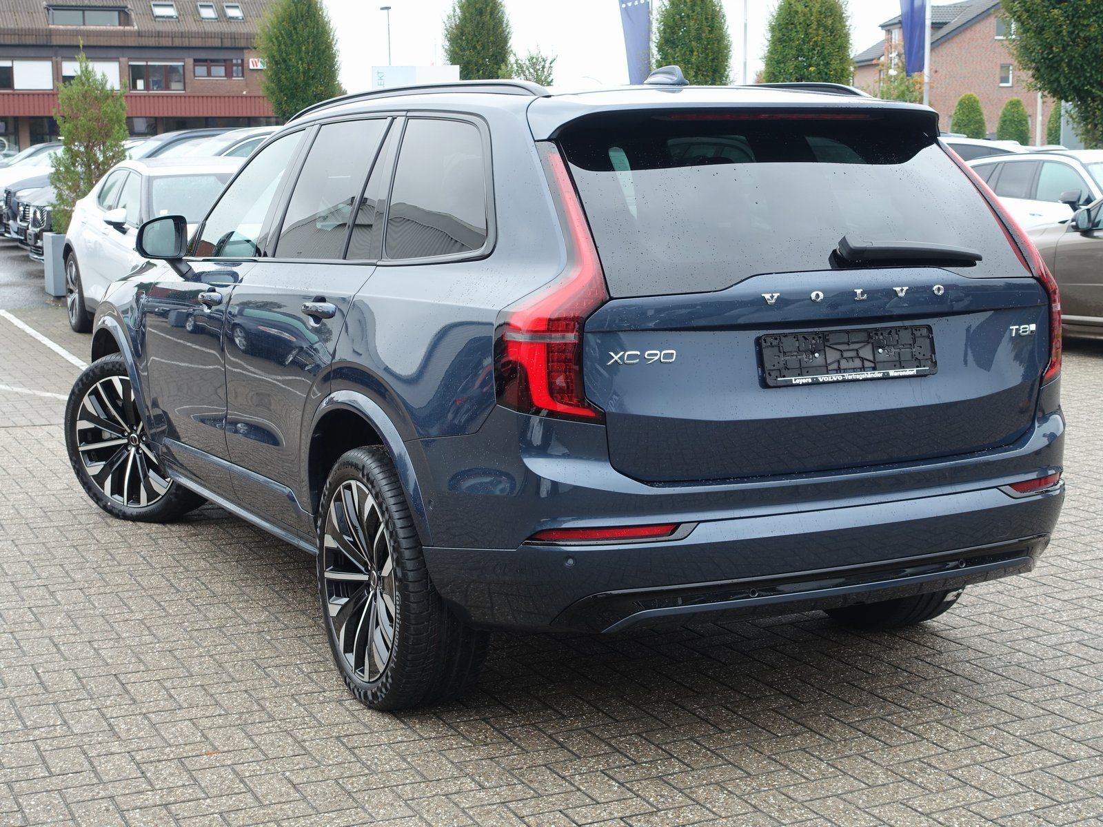 Volvo XC90 Plus Dark T8 AWD Plug-in Hybrid//B&W/AHK