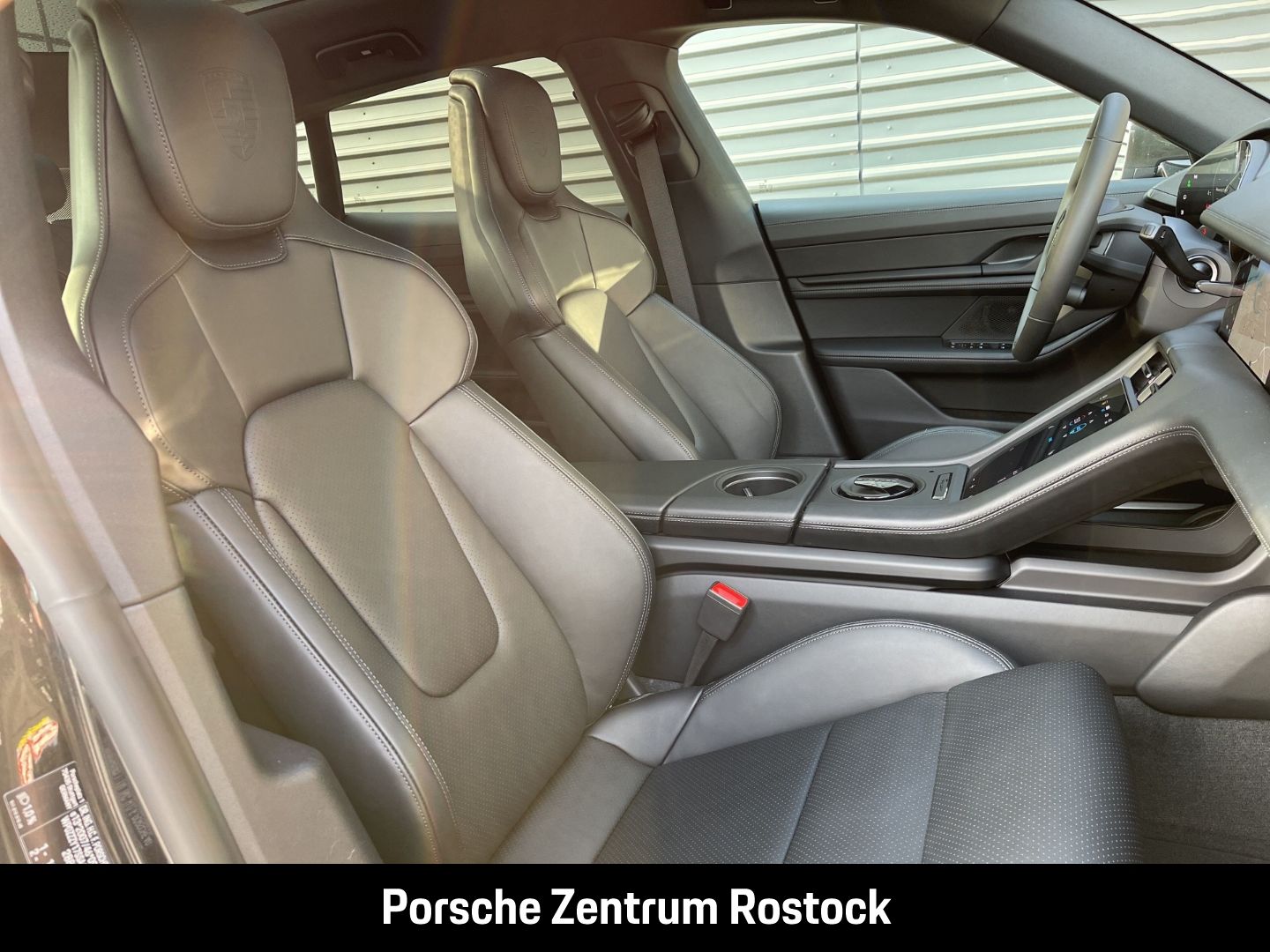 Porsche Taycan 4 Cross Turismo InnoDrive LED-Matrix