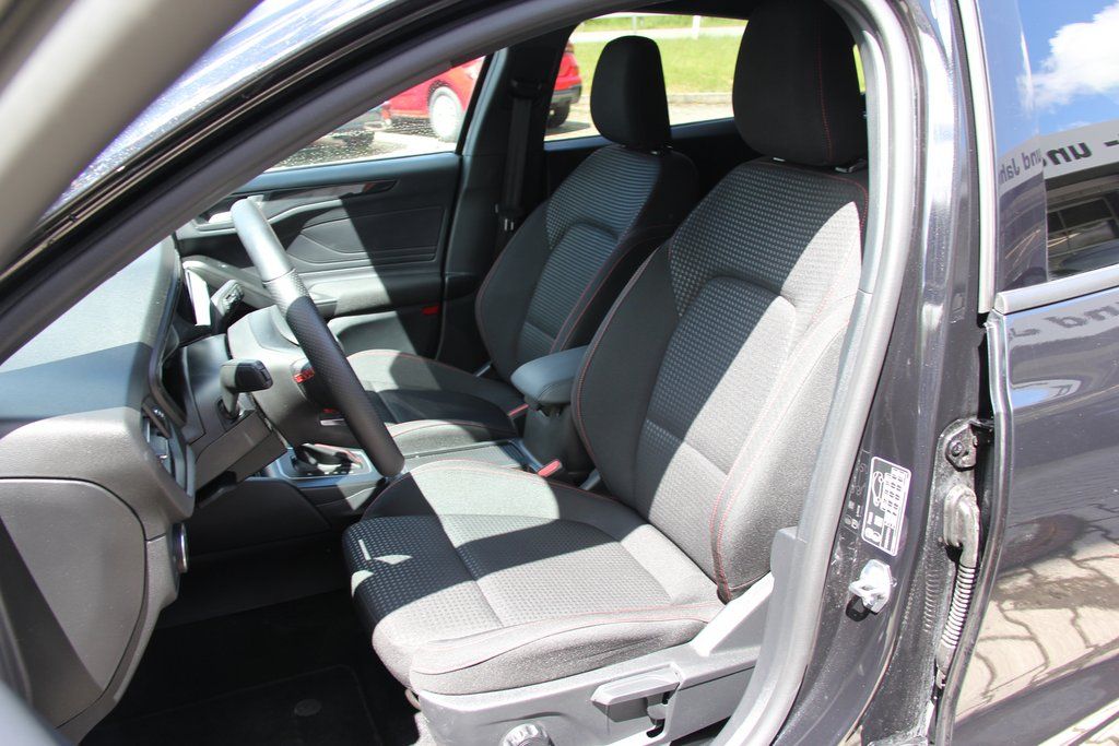 Ford Focus Turnier 155PS ST-LINE LED AdapTempomat CAM