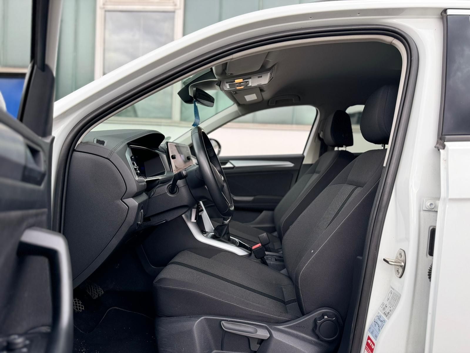 Volkswagen T-Roc Life - Samsaru's Car Outlet