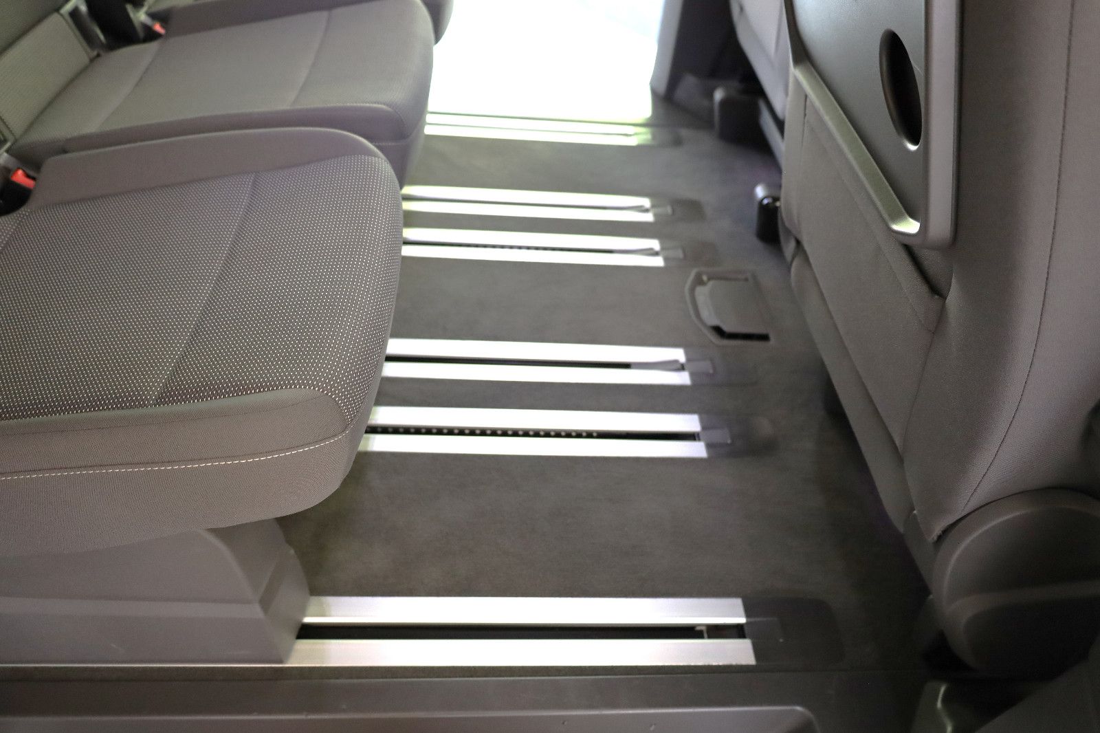 Volkswagen T7 2.0 TDI Multivan Edition - Samsaru's Car Outlet
