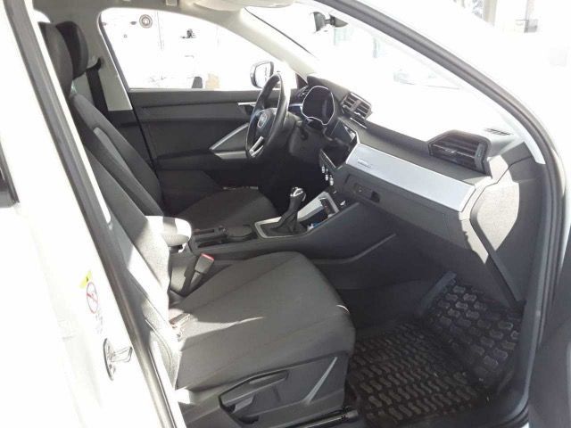 Audi Q3 40 TFSI quattro S tr - Samsaru's Car Outlet