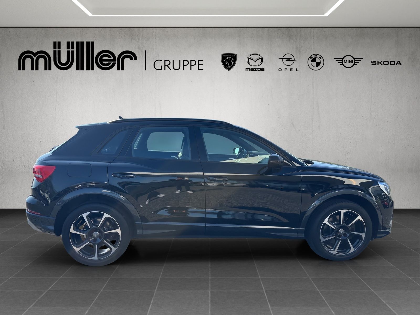 Audi Q3 45 TFSI quattro - Samsaru's Car Outlet