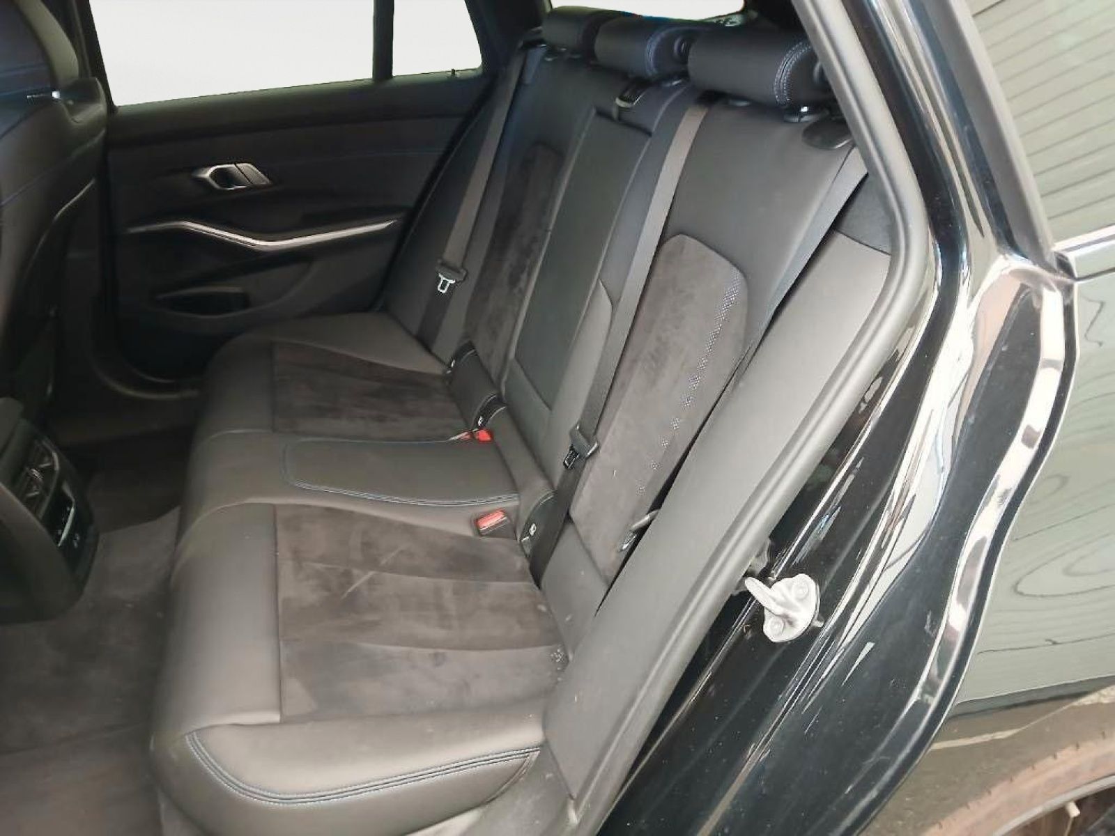 BMW 320d touring xDrive M-Sport - Samsaru's Car Outlet