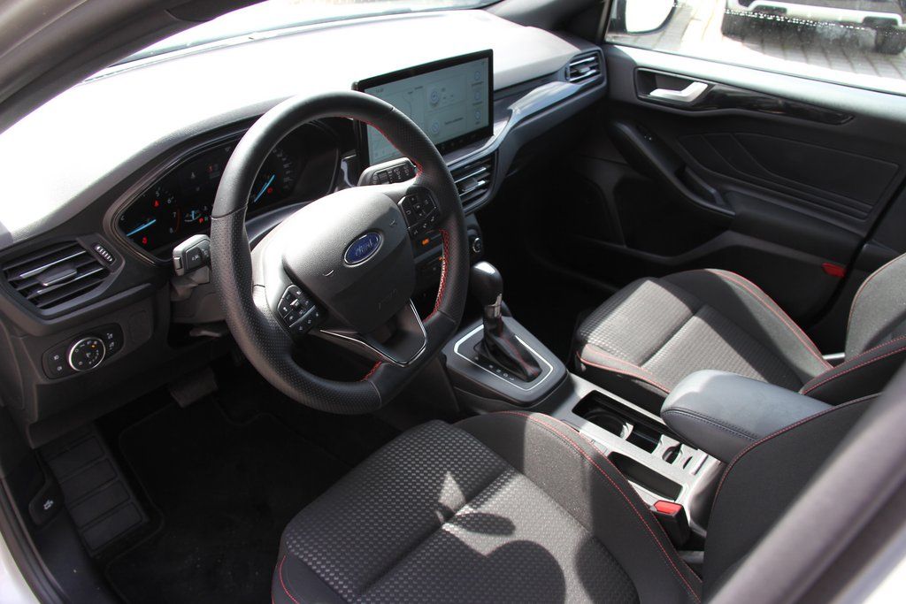 Ford Focus Turnier 155PS ST-LINE LED AdapTempomat CAM