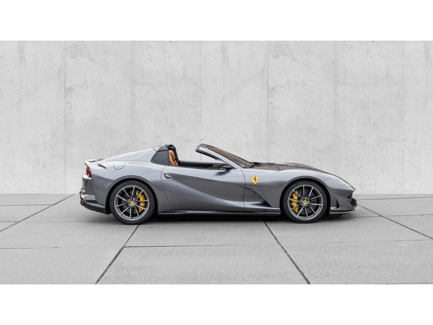 Ferrari 812 GTS *TAILOR-MADE* - Samsaru's Car Outlet