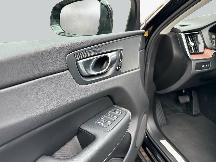 Volvo XC60 T6 AWD Recharge Plus Dark