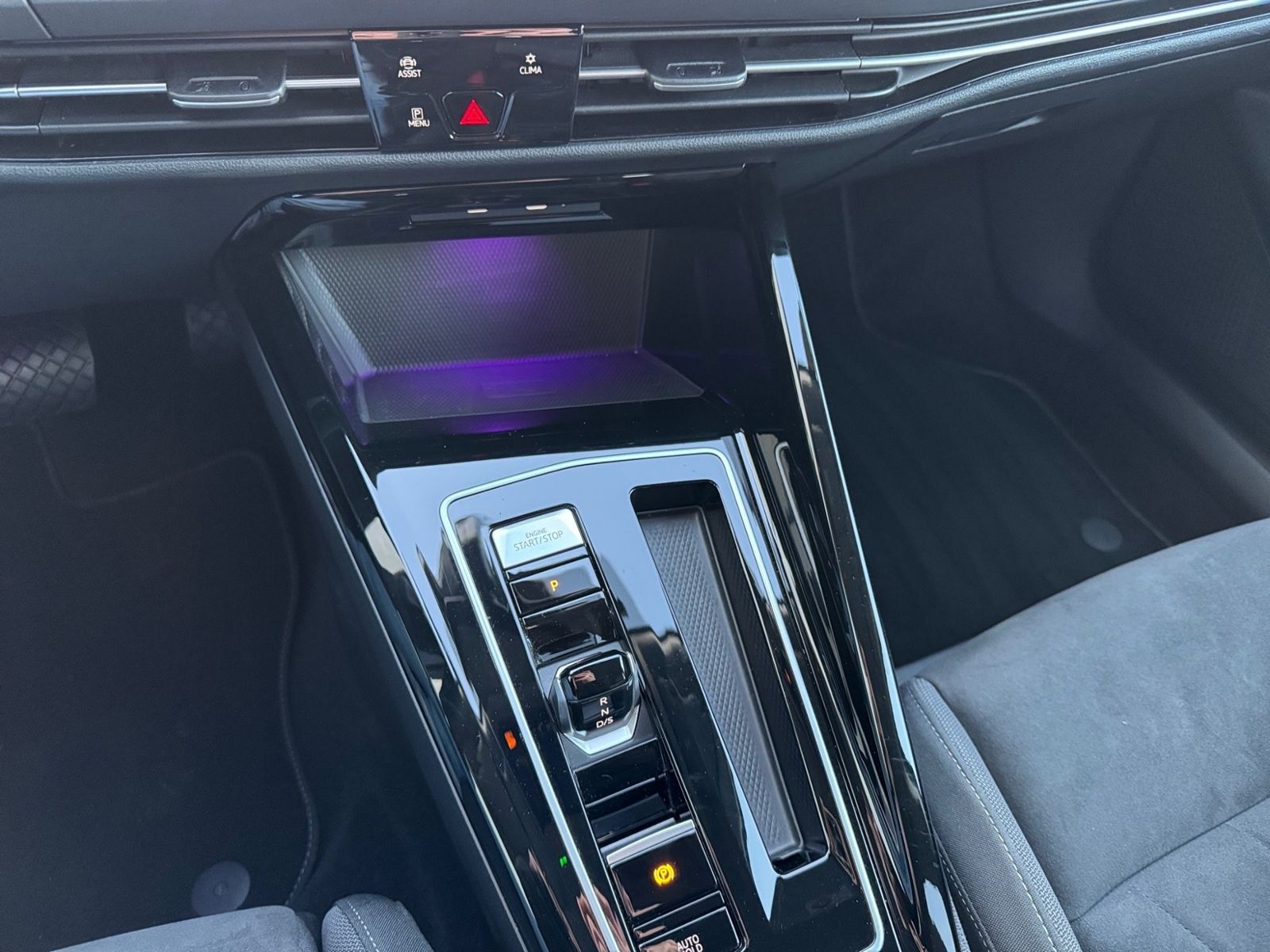 Volkswagen Golf VIII Variant 1.5 eTSI Style - Samsaru's Car Outlet