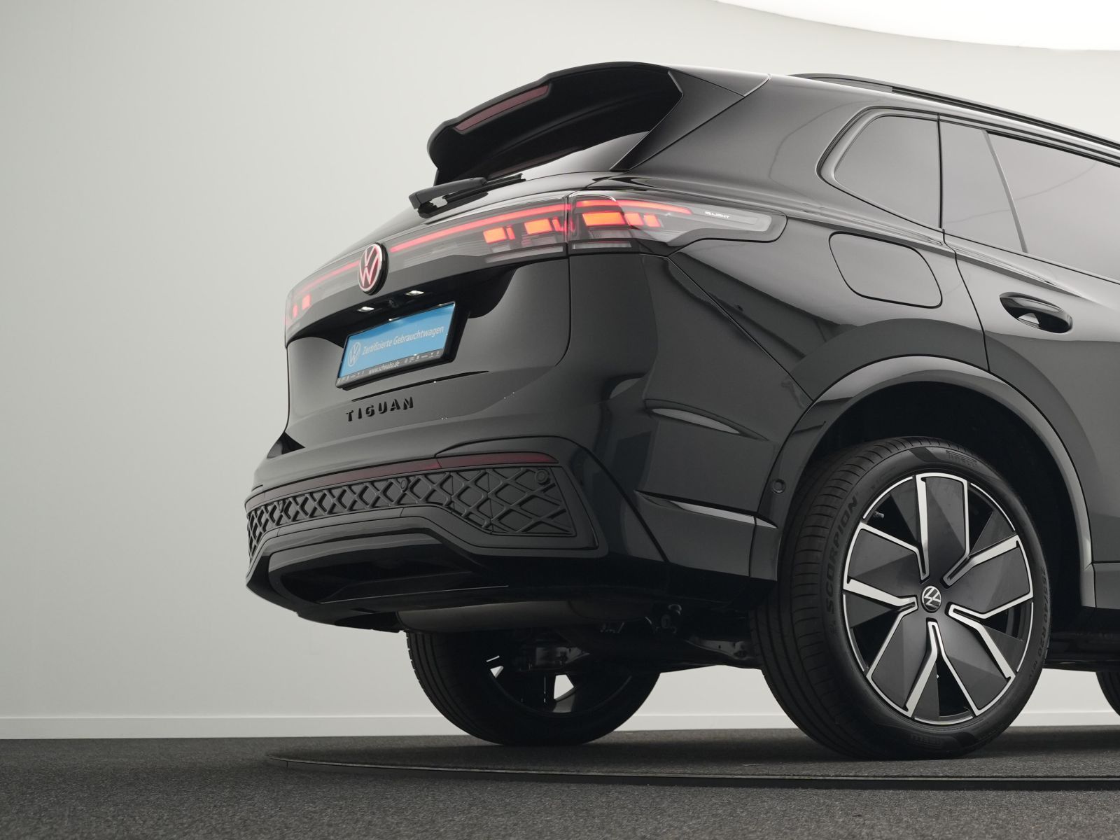 Volkswagen Tiguan R-Line 1.5 TSI eHybrid DSG AHK*R-KAM*NAV
