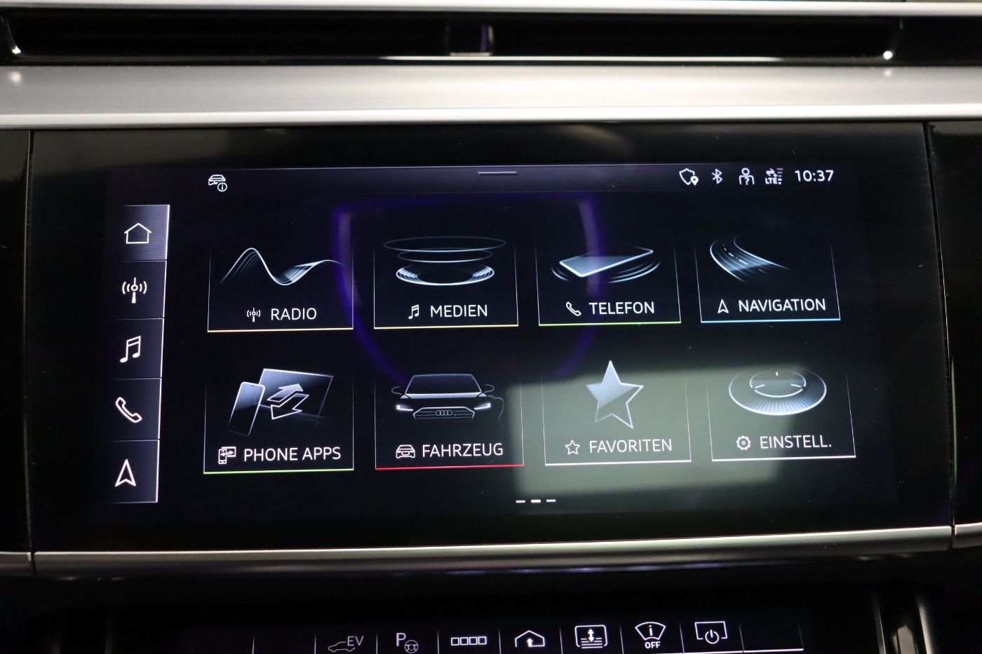 Audi A8 lang 60 TFSI e quattro S line - Samsaru's Car Outlet