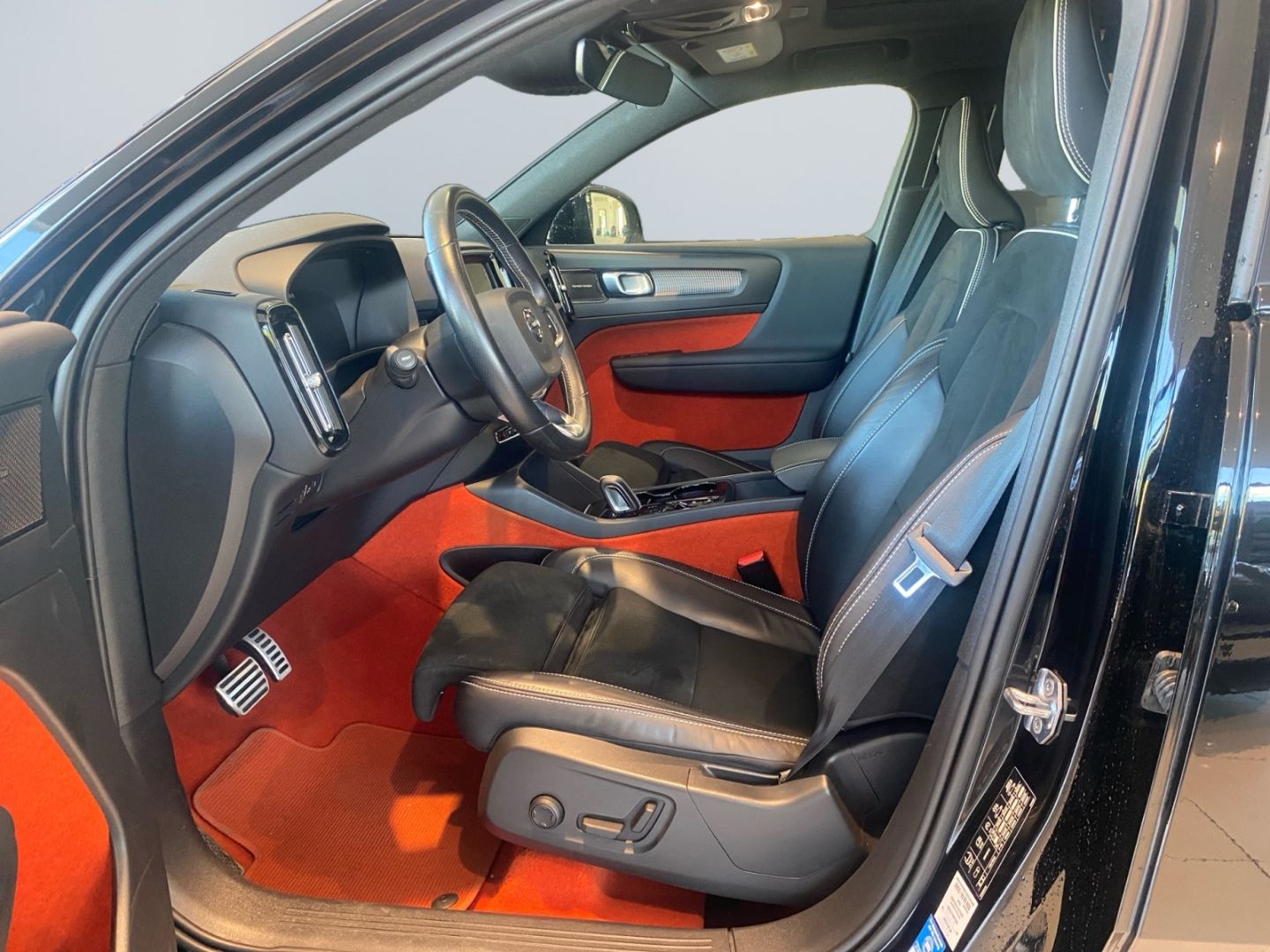 Volvo XC40 T5 Recharge DKG R-Design *AHK*360°*Pano*H/K