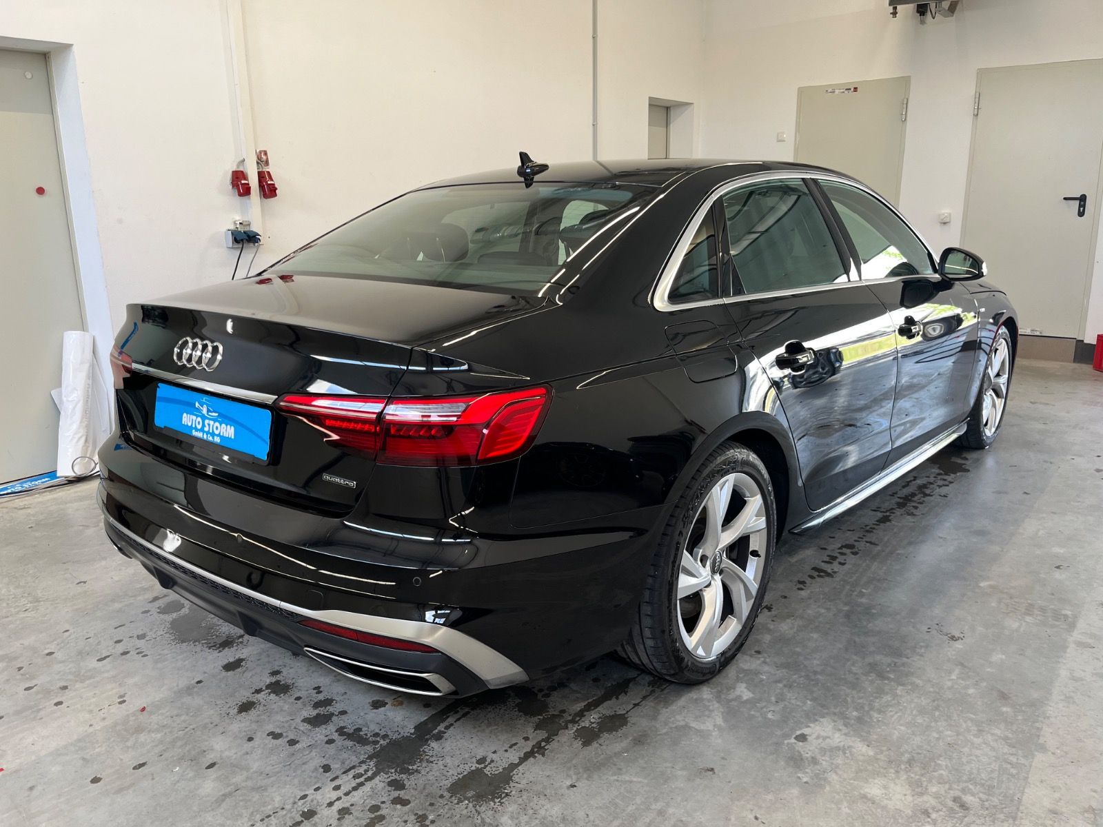 Audi A4 50 TDI quattro S-Line B&O*NAVI*LED*AHK*8-fach