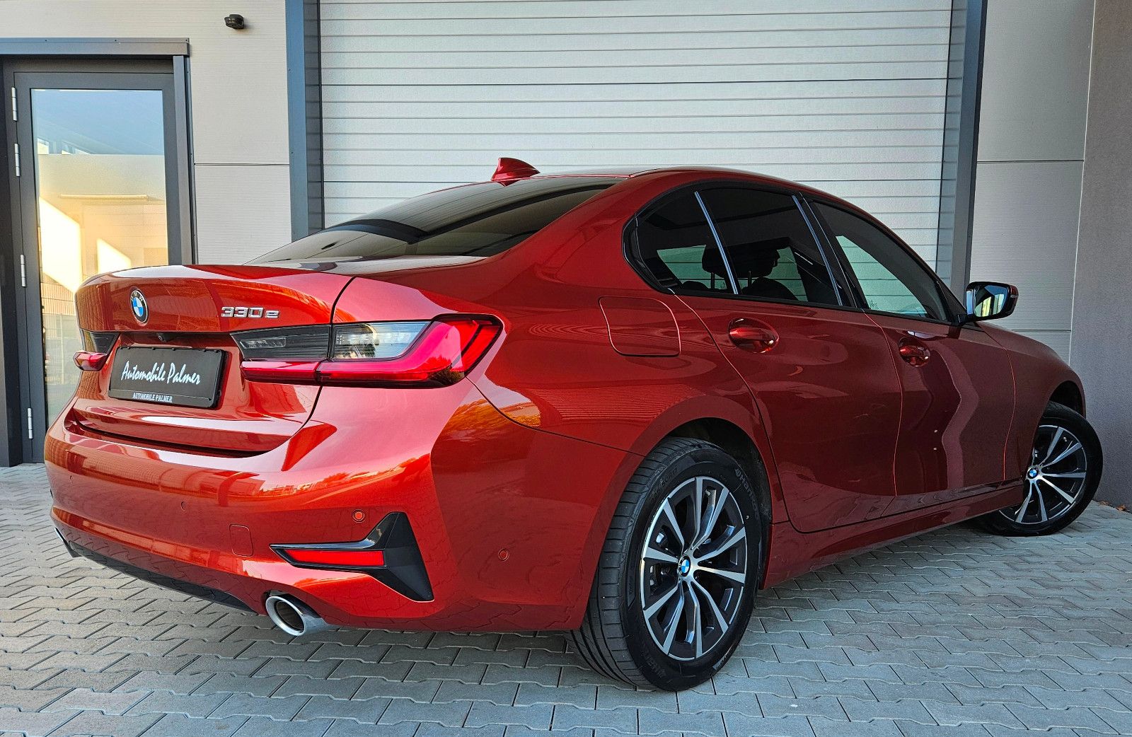 BMW 330e M Sport - Samsaru's Car Outlet
