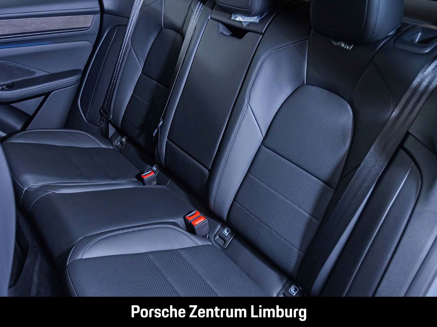 Porsche Macan Turbo BOSE Panoramadach Luftfederung LED