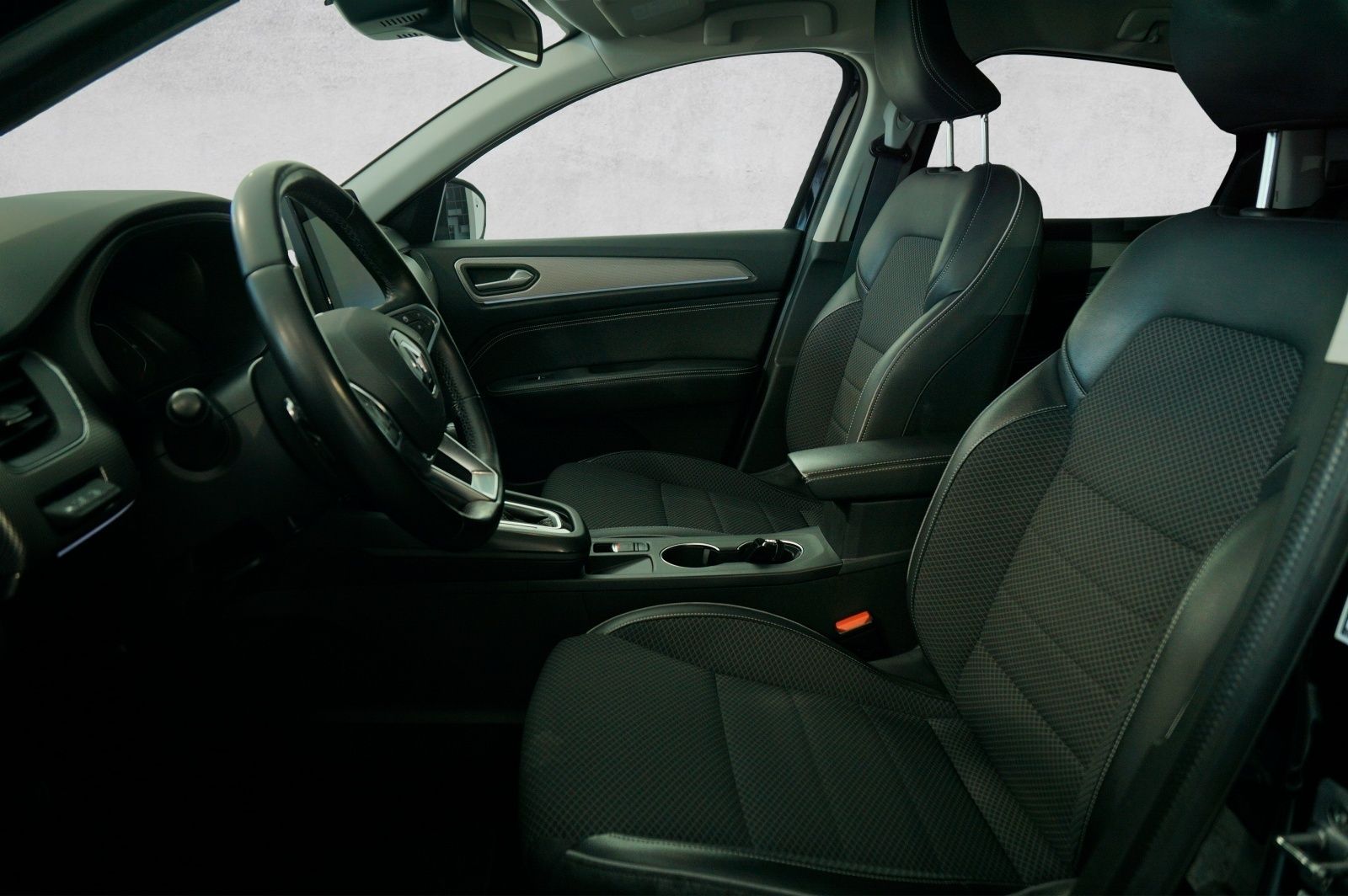 Renault Arkana 1.3 TCe 140 Intens - Samsaru's Car Outlet
