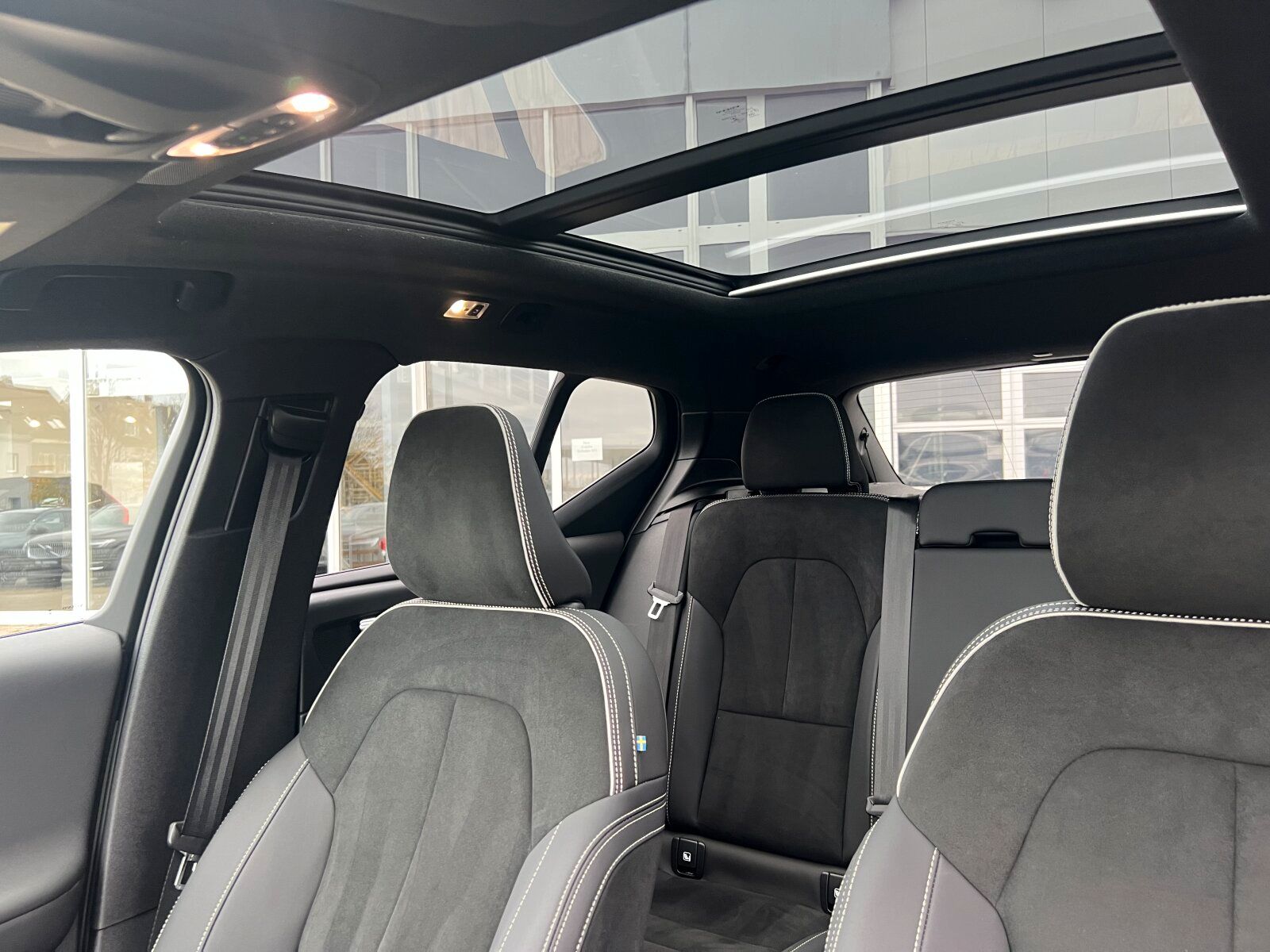 Volvo XC40 T4 Ultimate Dark AHK|PANO|CONNECT|LED|