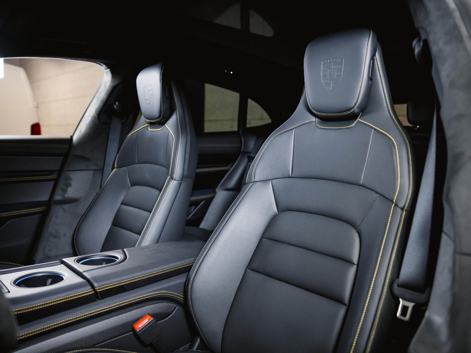 Porsche Taycan Turbo Sport Turismo SportDesign Paket