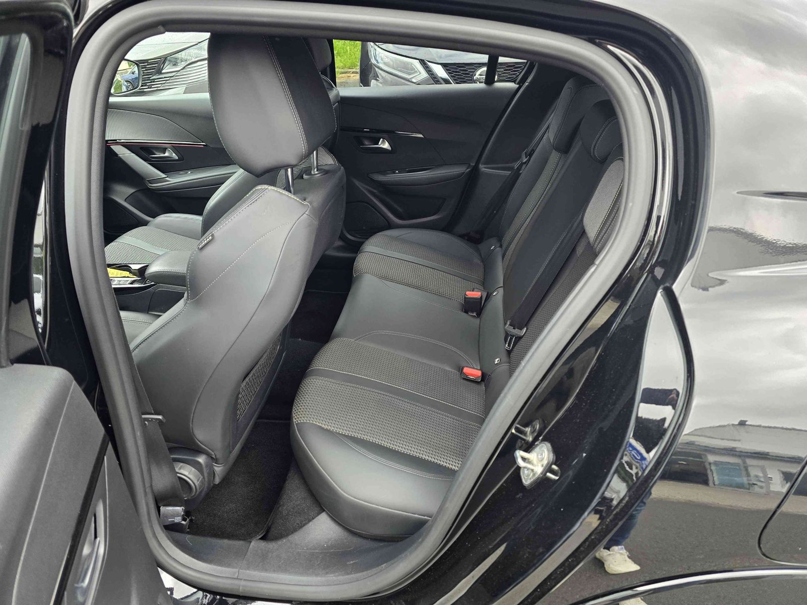 Peugeot 208 GT - Samsaru's Car Outlet