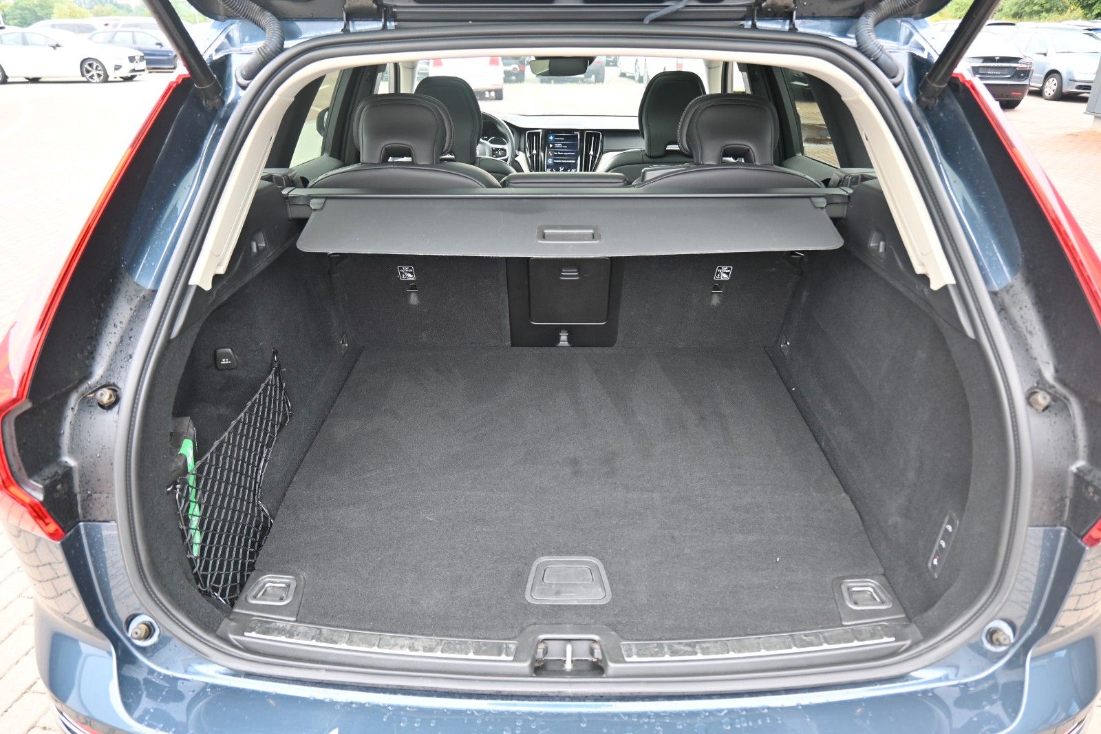 Volvo XC 60 Inscript. T8 PHEV AWD*HUD*Massage*Luft*AHK