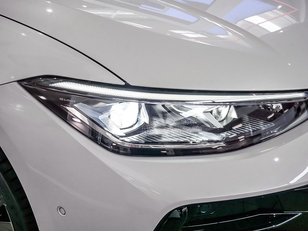 Volkswagen Passat R-Line 2.0 TDI DSG R-Line PANO AHK MATRIX