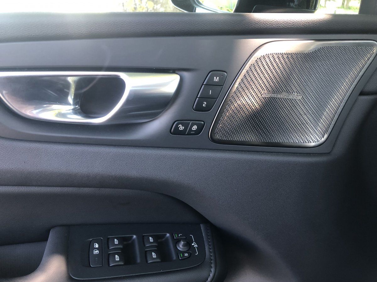 Volvo XC60 Plus Dark T8 AWD Anhängerzug