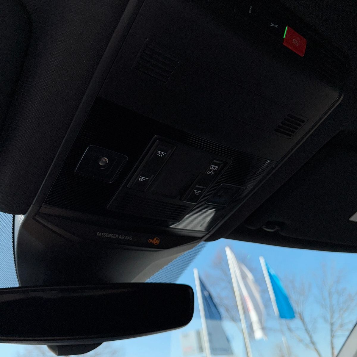 Volkswagen T-Roc Sport - Samsaru's Car Outlet