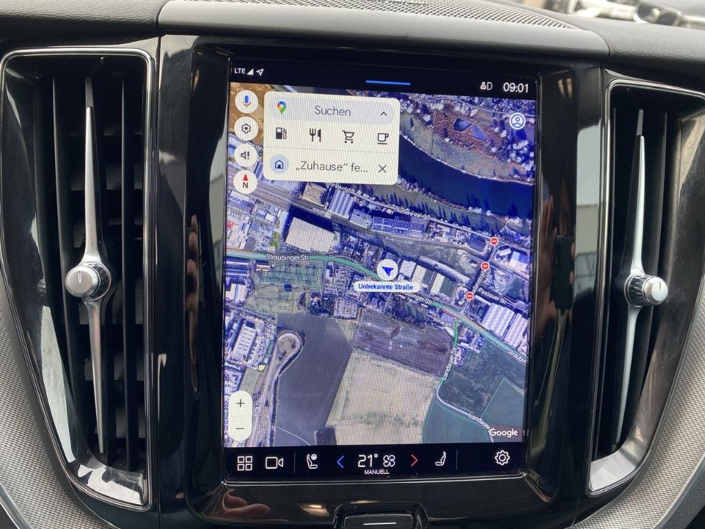 Volvo XC60 Plus Dark AWD B4 Diesel EU6d AHK digitales