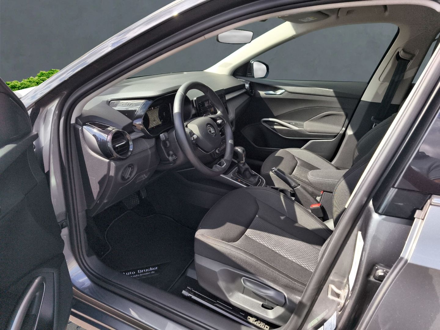 Skoda Fabia Style 1.0 TSI - Samsaru's Car Outlet