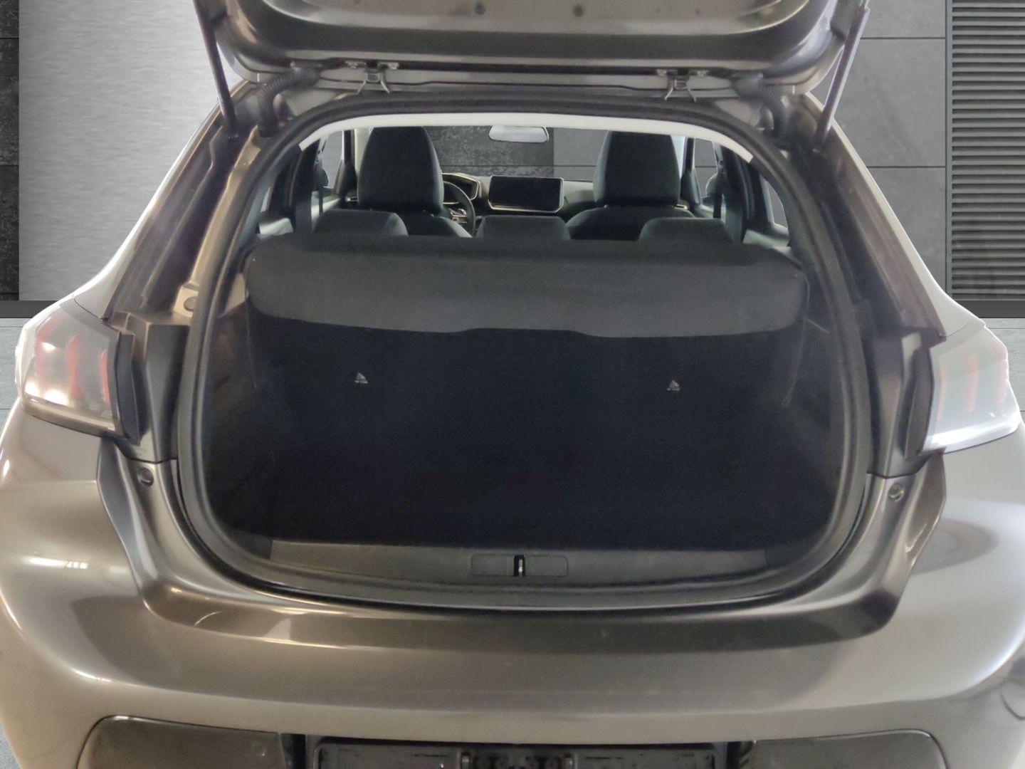 Peugeot 208 1.2 PureTech 100 Allure Automatik - Samsaru's Car Outlet