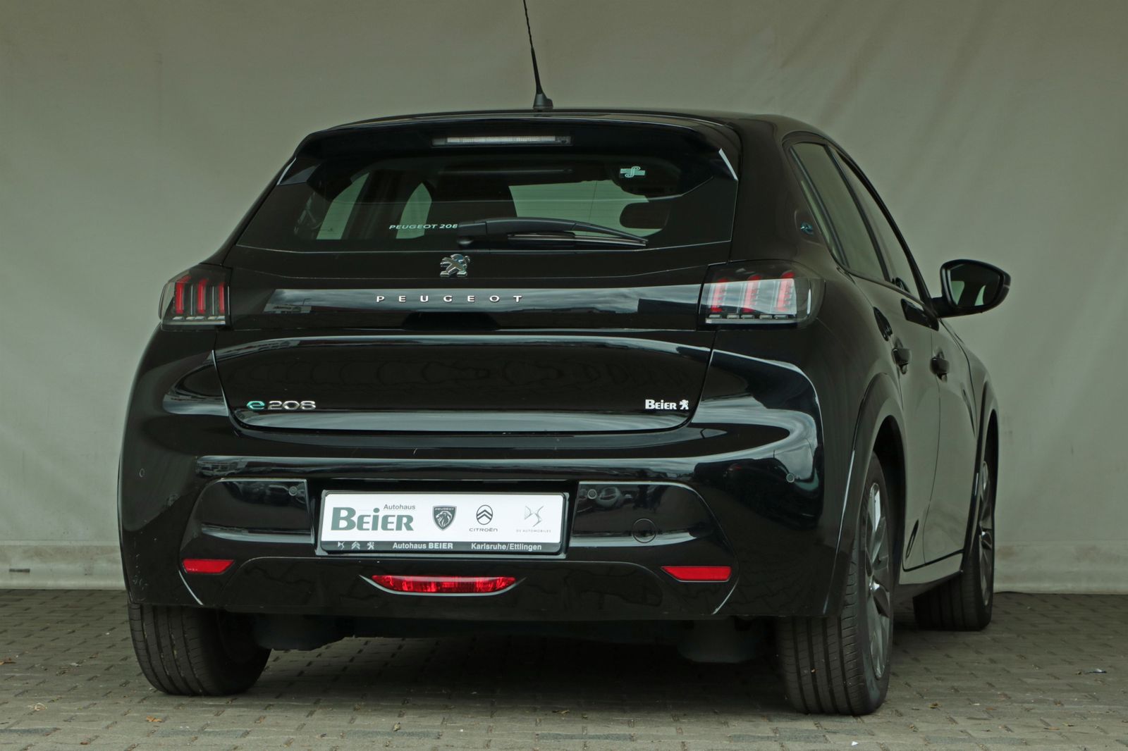Peugeot E-208 e-Allure - Samsaru's Car Outlet