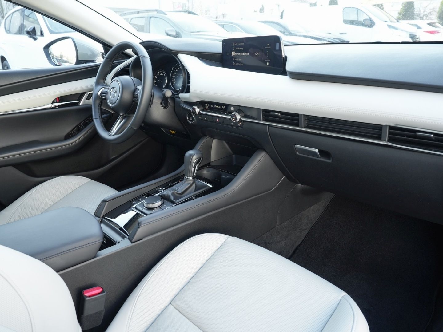 Mazda 3 Fastback Exclusive-Line   BOSE+RFK+PDC+NAVI