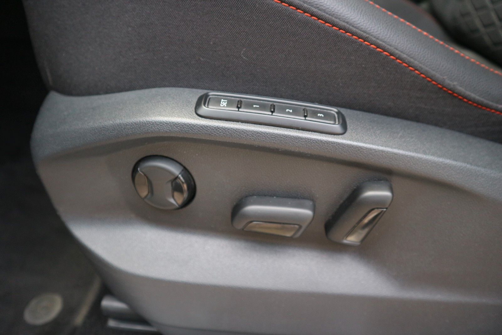 Seat Tarraco FR 4Drive *1.HD/7-SITZER/ACC/PANO/AHK*