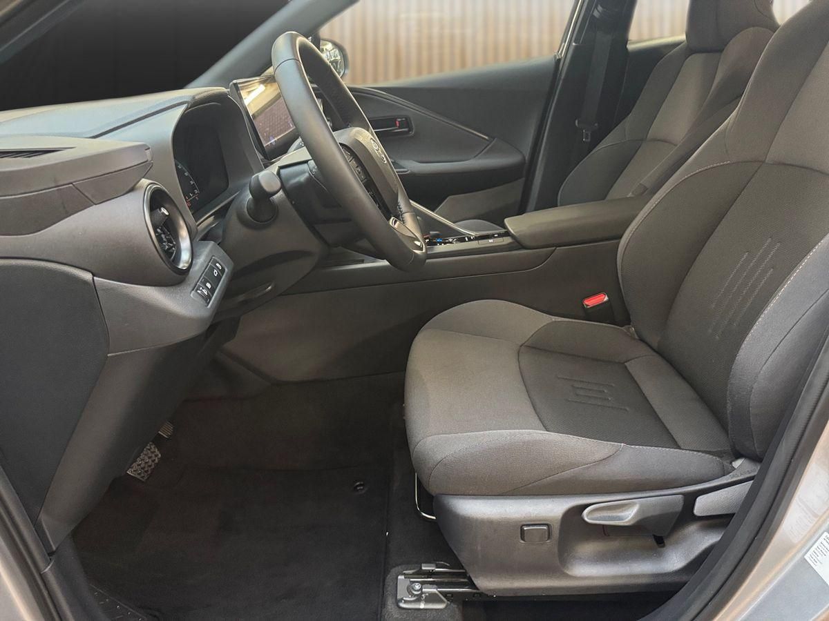 Toyota C-HR 1.8 Hybrid Team D + Technik-Paket el.Heckkl