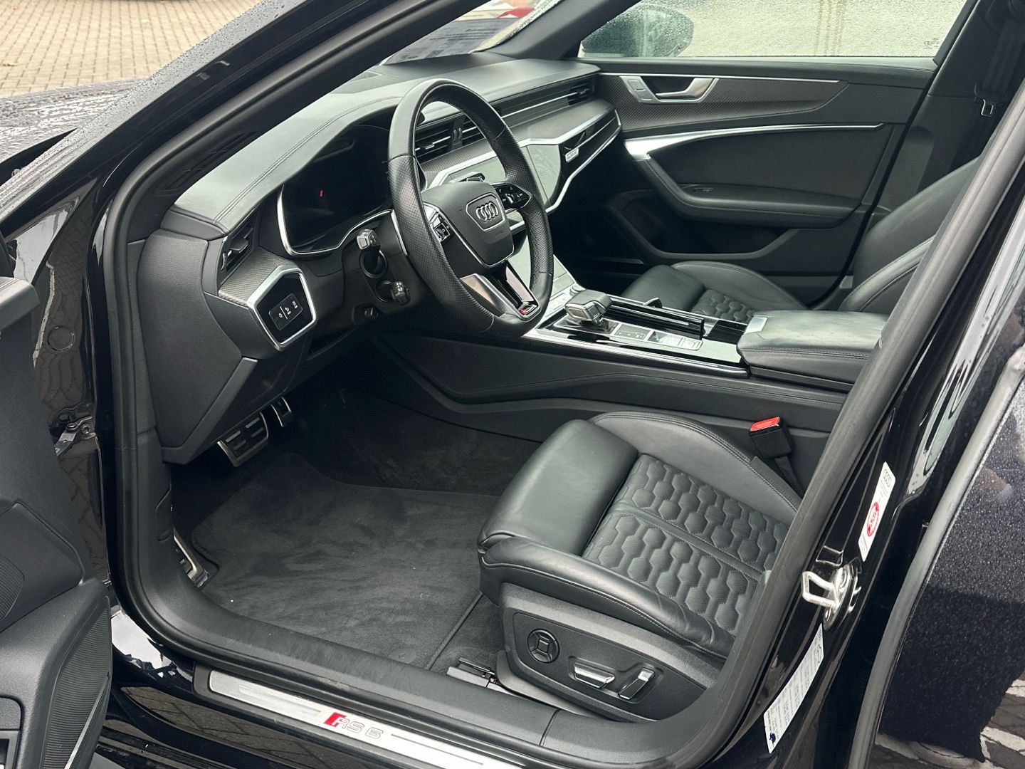 Audi RS6 Avant 4.0 TFSI quattro AHK SH Matrix Pano