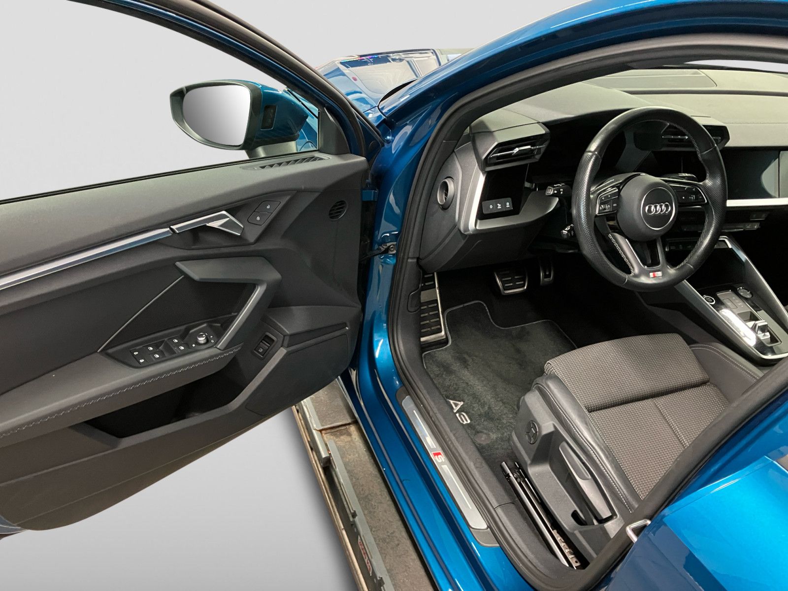 Audi A3 Sportback 40 TFSIe advanced AHK Carplay CAM L