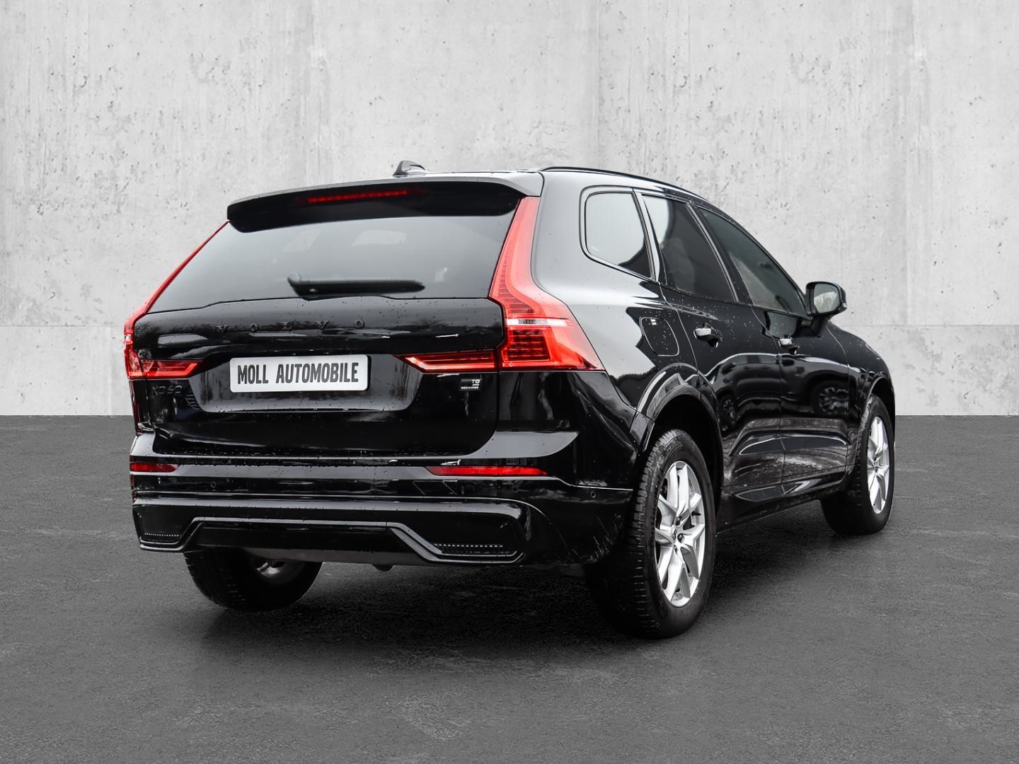 Volvo XC60 Plus Black Edition Recharge Plug-In Hybrid