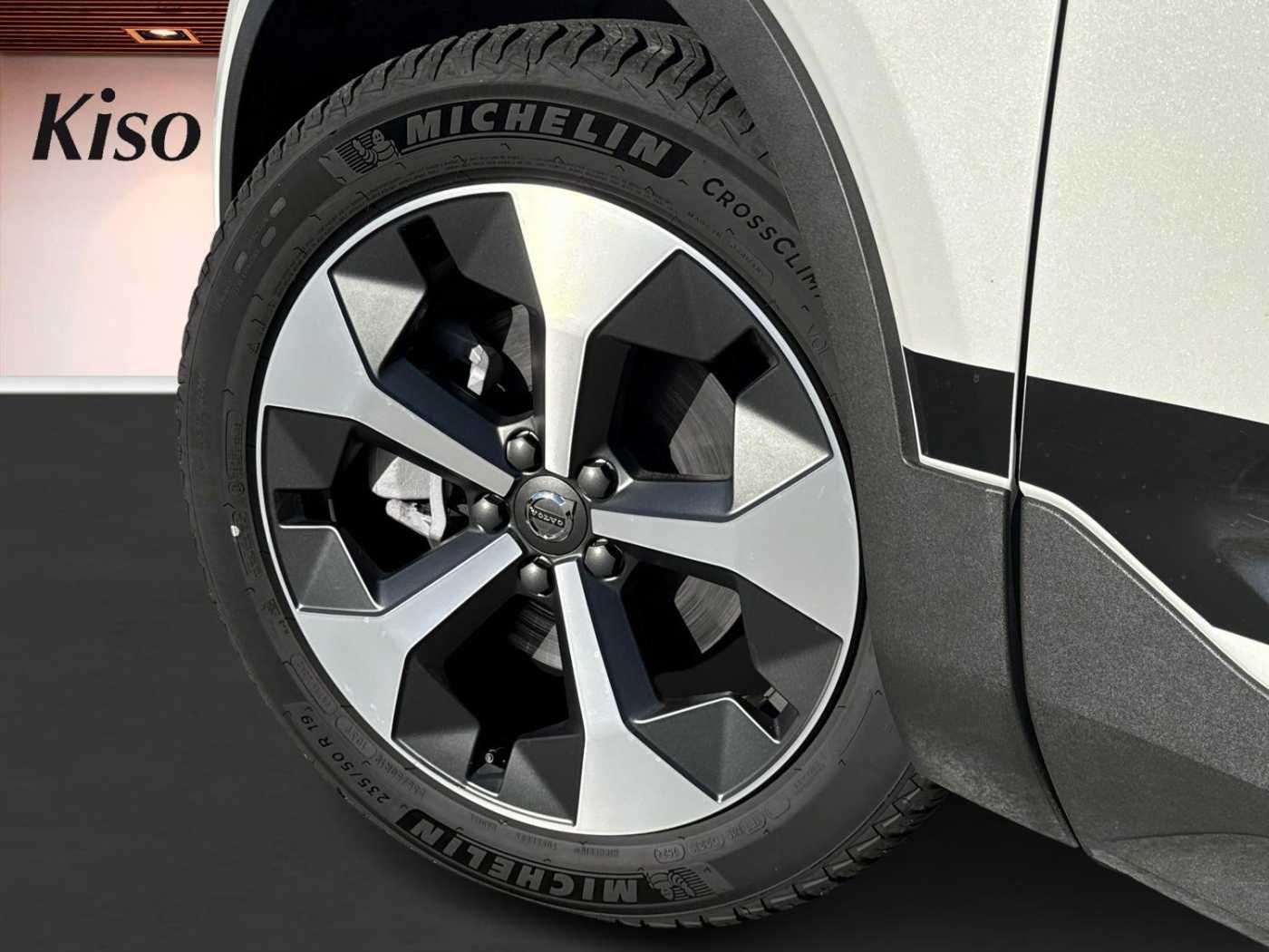 Volvo XC40 Plus Dark