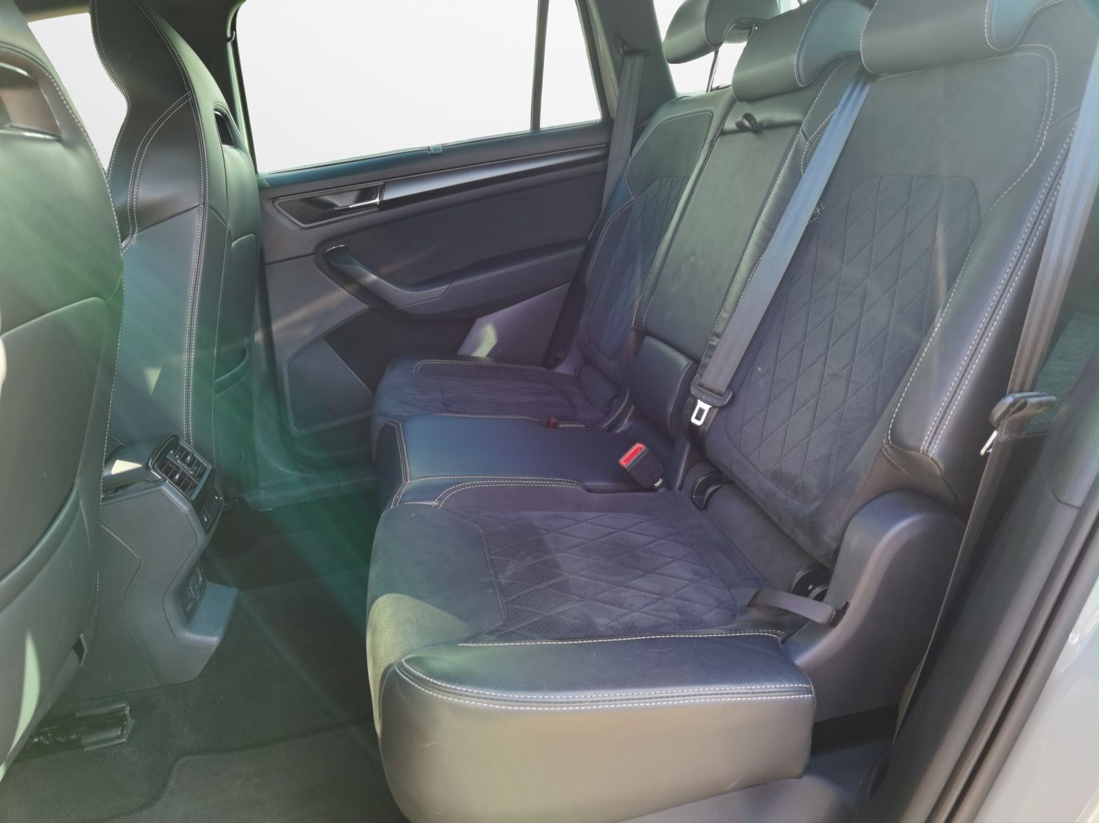 Skoda Kodiaq 2.0 TDI DSG Sportline - Samsaru's Car Outlet