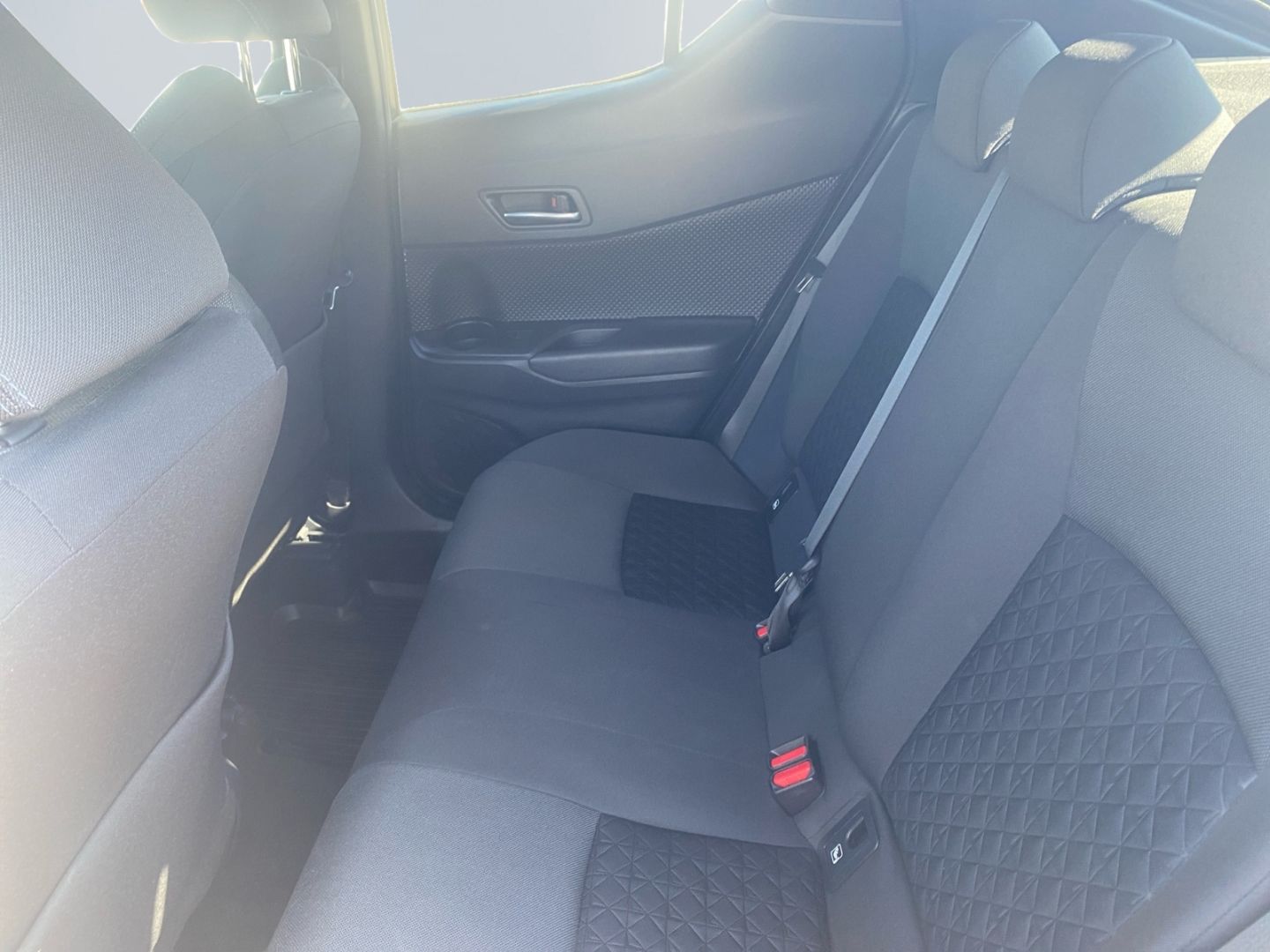 Toyota C-HR 2.0 Hybrid - Samsaru's Car Outlet