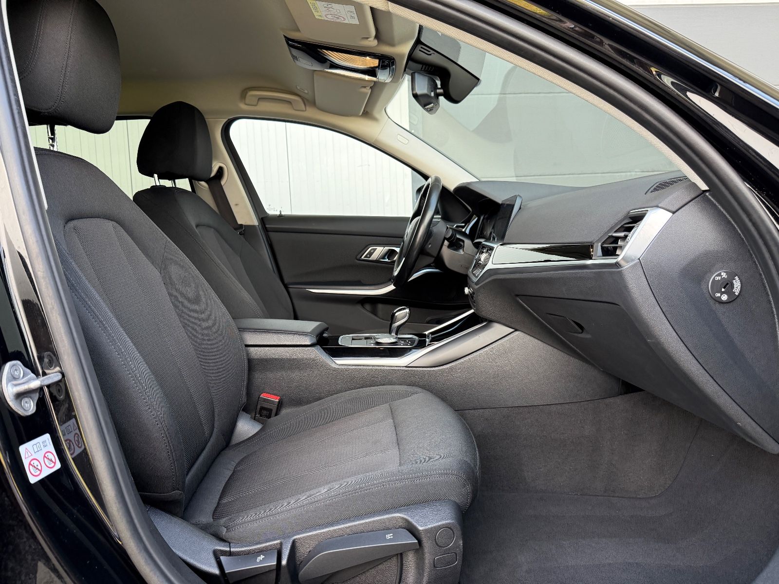 BMW 320 d - Samsaru's Car Outlet