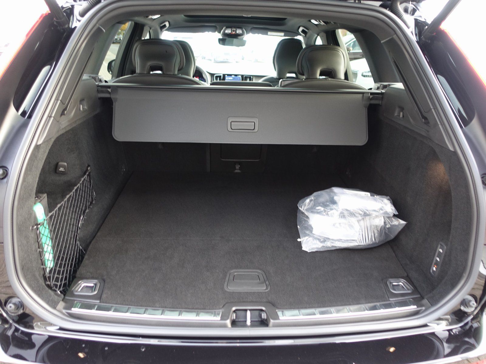 Volvo XC60 Black Edition Plus T6 AWD/360°/Pano/H&K/BLS