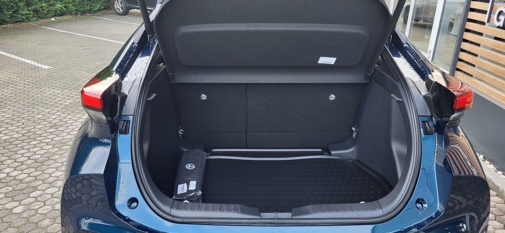 Toyota C-HR 1.8 Hybrid - Samsaru's Car Outlet